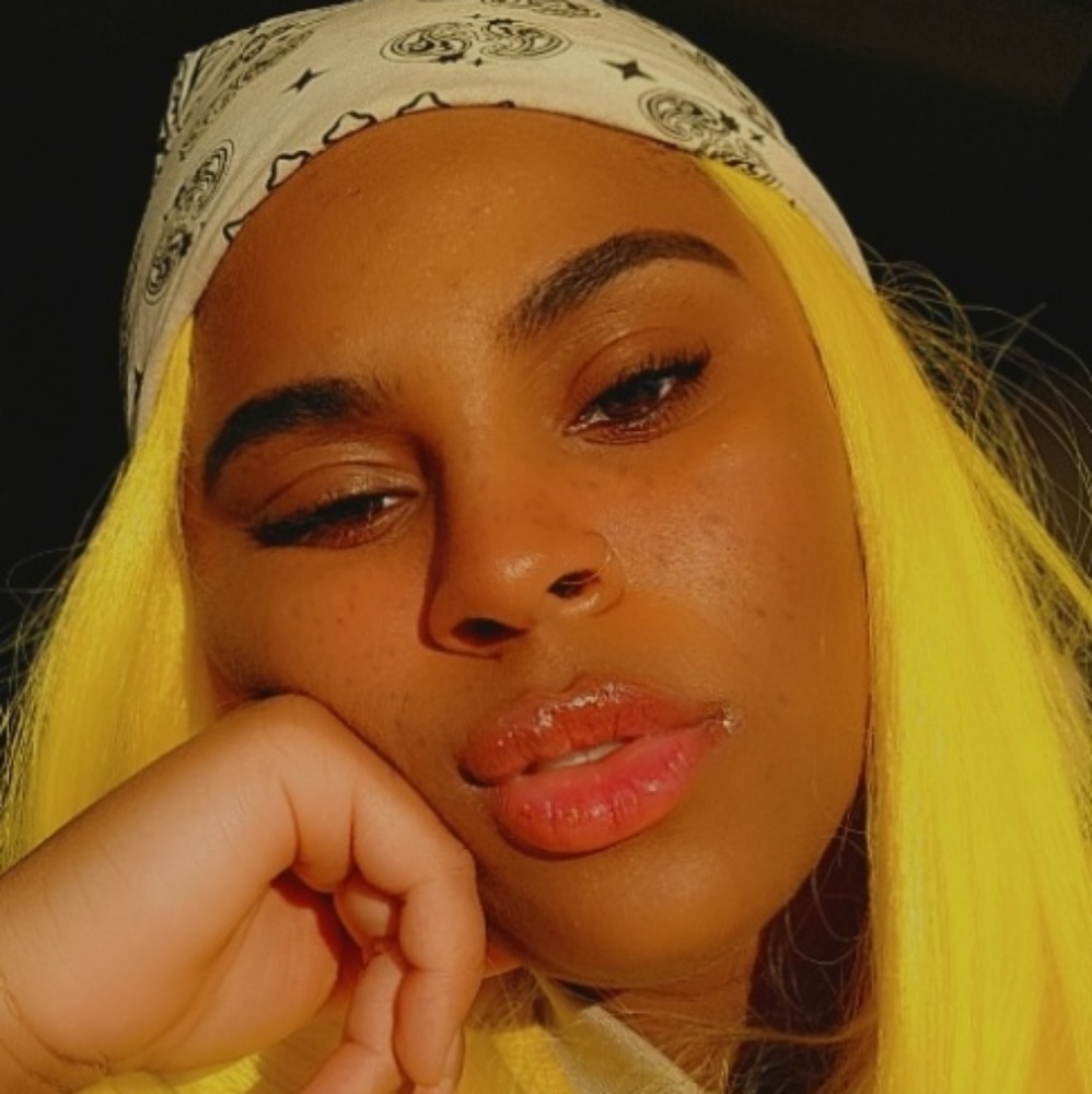 Meet your Posher, Alexus